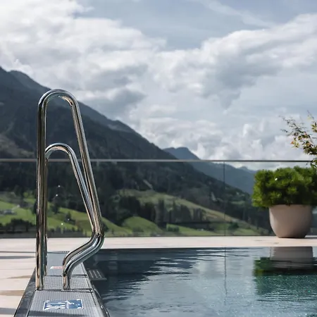 アパートホテル Haven Mountain Retreat 4*